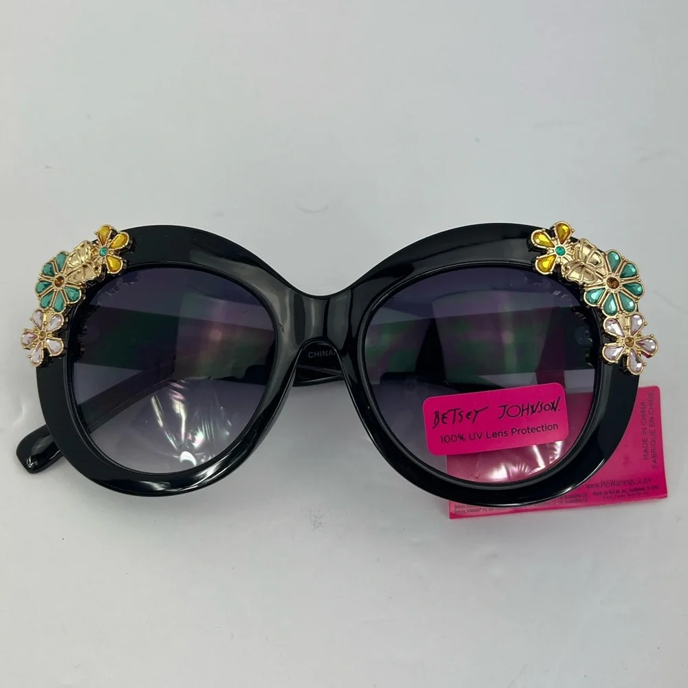 BETSEY JOHNSON FLORAL BLACK FRAME 100% UV PROTECTION WITH BLACK FRAME